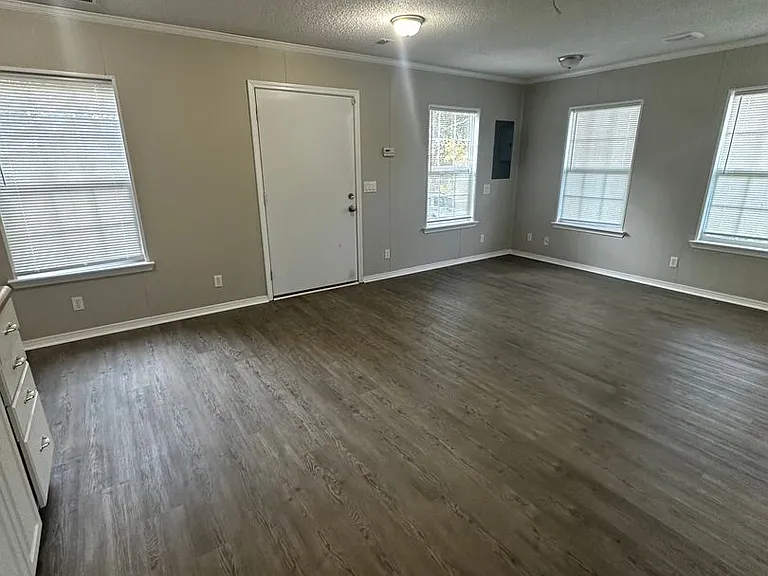 742 Old Sulphur Springs Rd — Photo 11