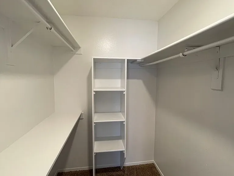 918-922 Teal Ct. — Photo 30