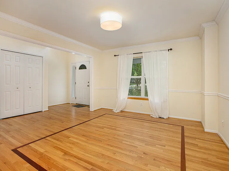 339 Hunters Trl — Photo 5
