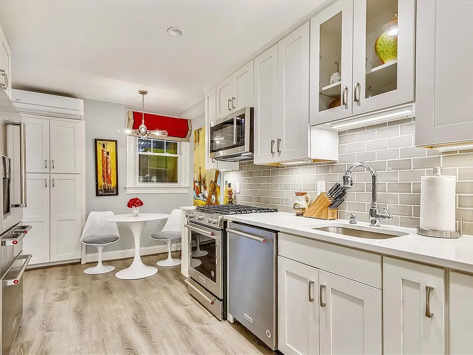 New kitchen high end appliances, plenty of storage, etc.