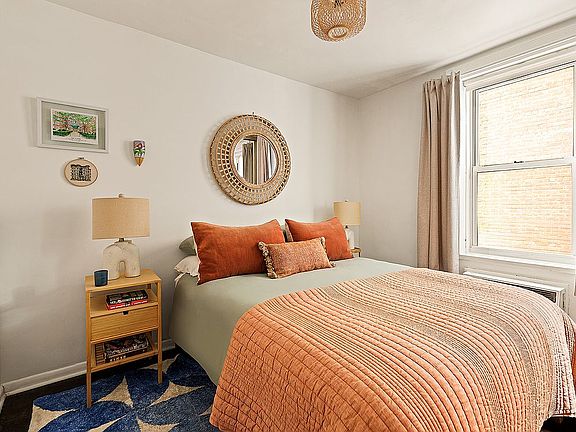 4th image of 651 Vanderbilt St APT 2B