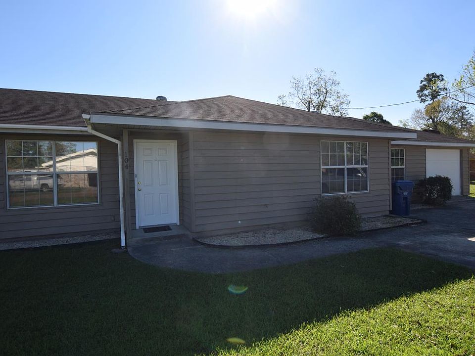 1st image of 104 Sylvia St