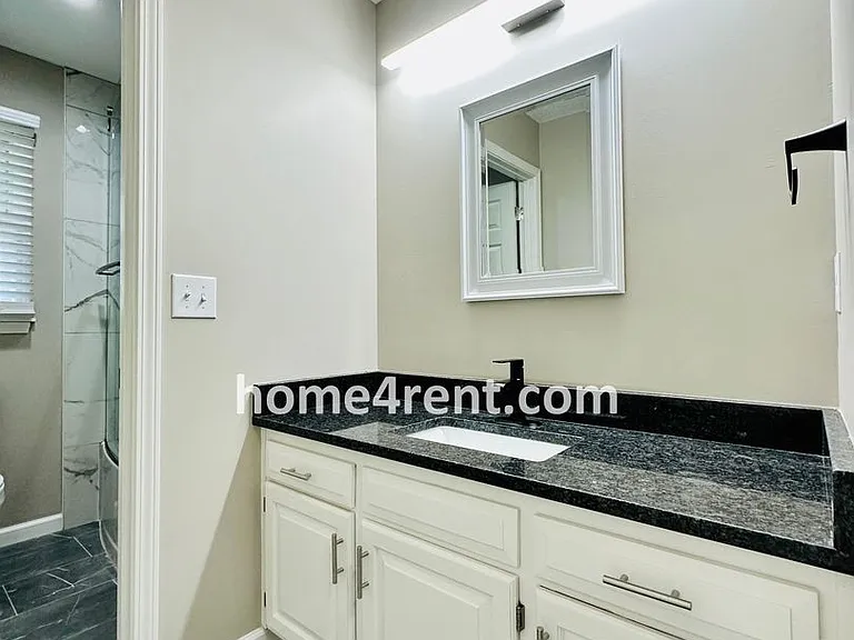 902 Sherman Pkwy — Photo 52