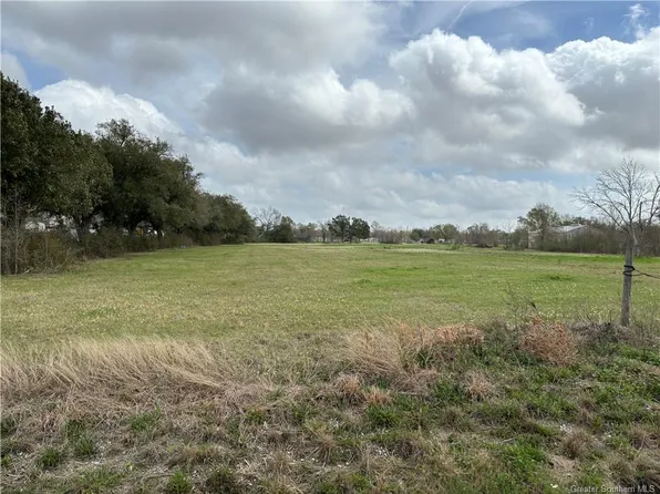 2 Ramoin St, Sulphur, LA 70665