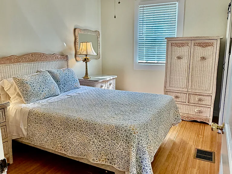 622 Canfield Ln — Photo 6