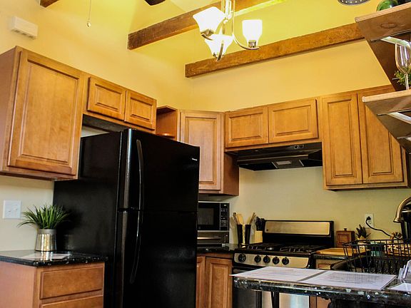 4th image of 92 Ashland Ave #2G