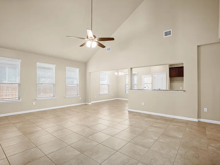 16440 Pienza Dr — Photo 6