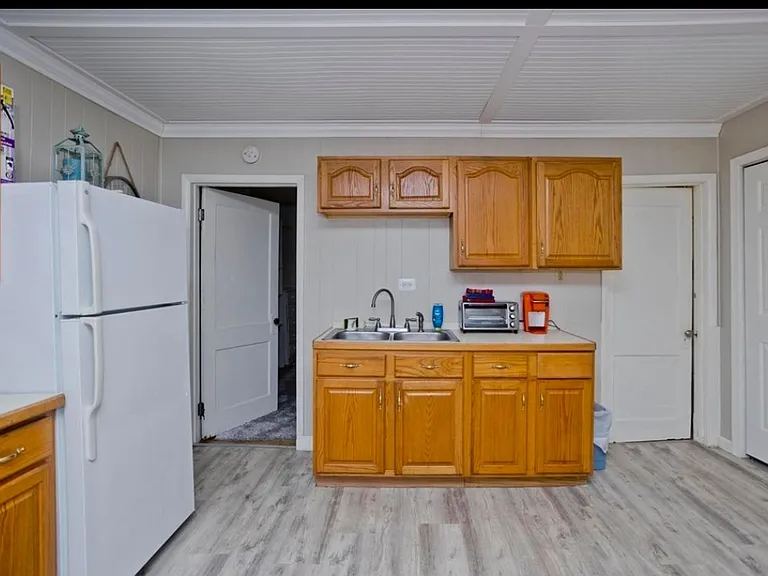 337 Newton St #1 — Photo 7