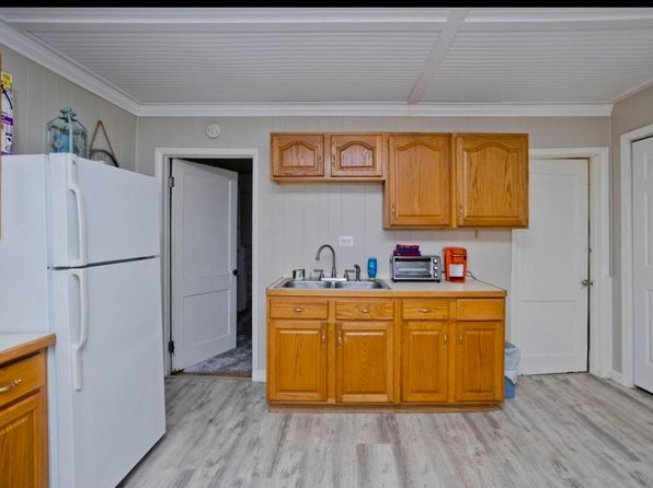337 Newton St #1, South Hadley, MA 01075
