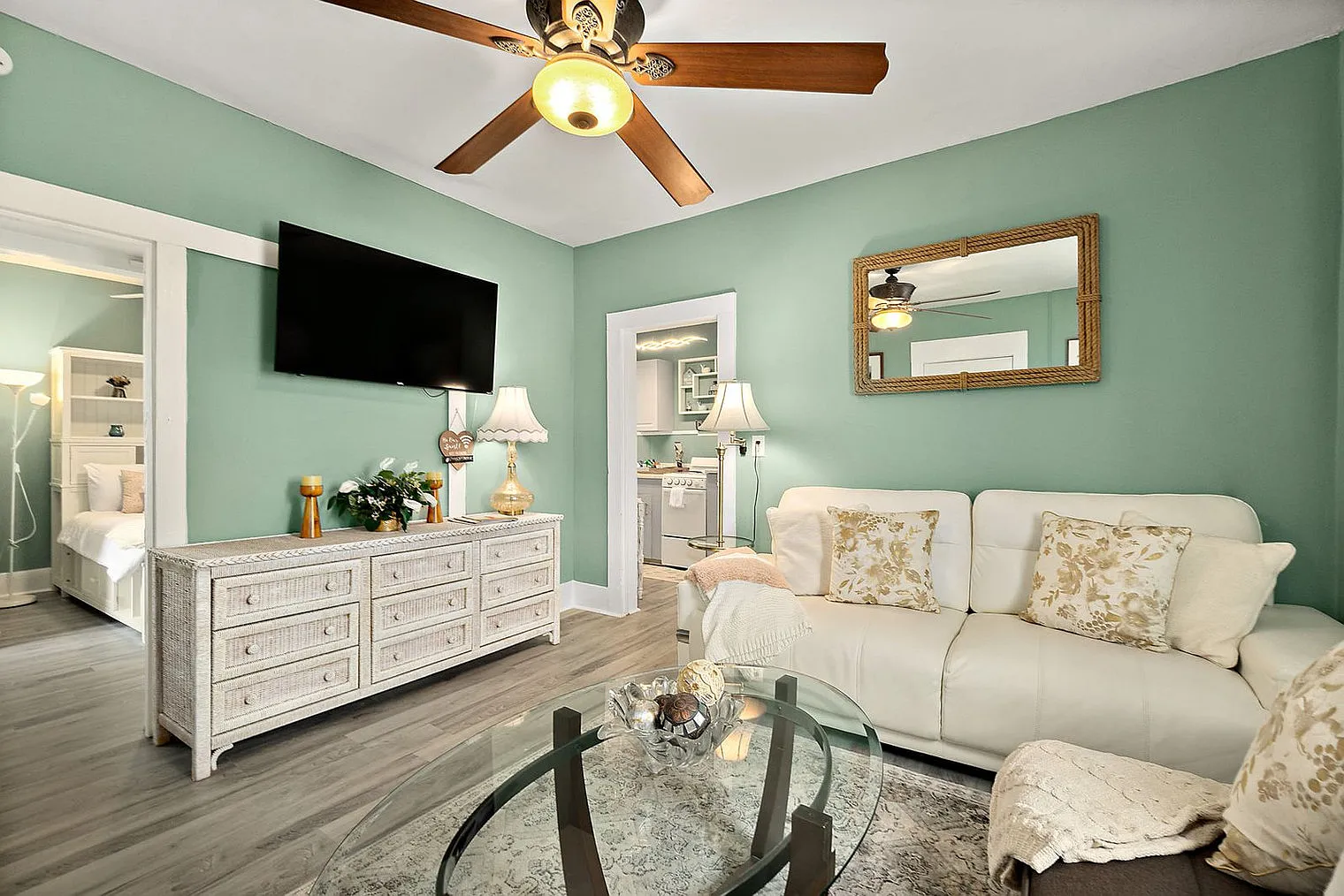 3 bed, 2.0 bath, 764 sqft, $2,988 — Photo 2