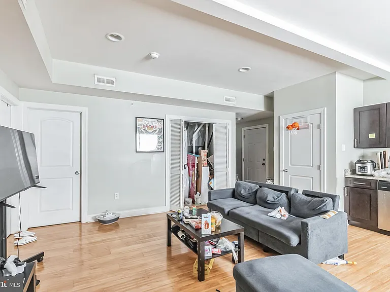 331 N 40th St #1B — Photo 38