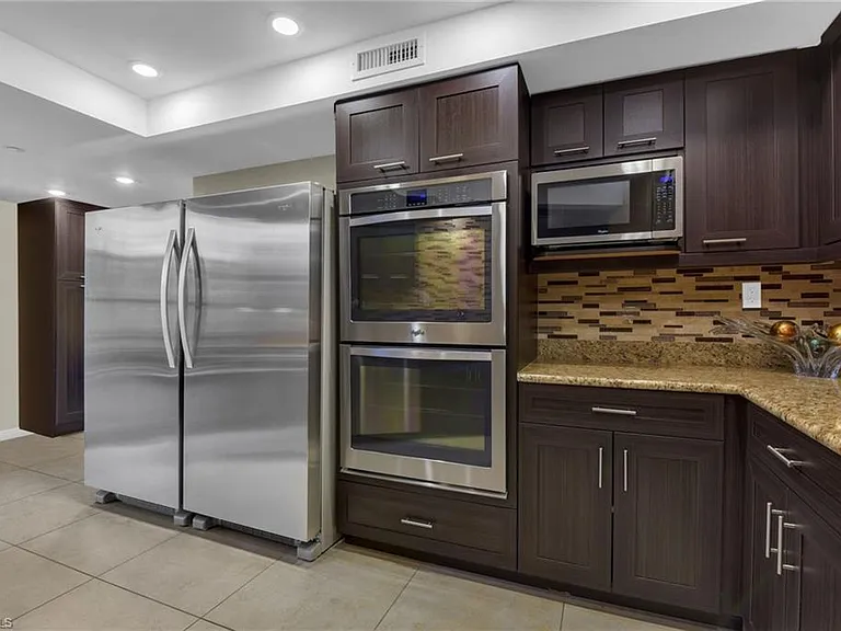 4751 Gulf Shore Blvd N #3 — Photo 29