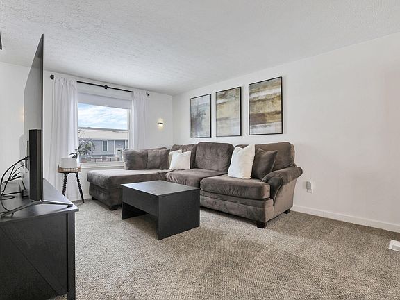 4th image of 2417 Barstone Ct