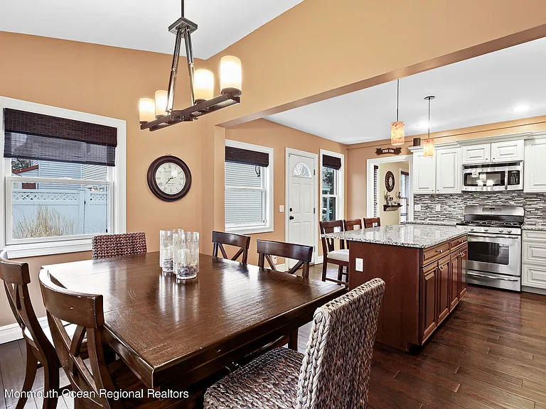513 Ocean Park Ave — Photo 11