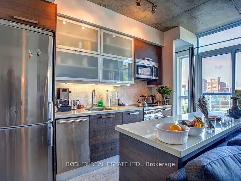 1205 Queen St W #302 — Photo 6