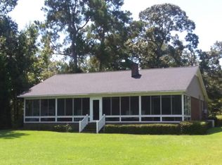 1010 Dobson Dr, Manning, SC 29102