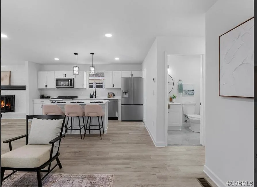 4 bed, 2.0 bath, 2200 sqft, $754 — Photo 4