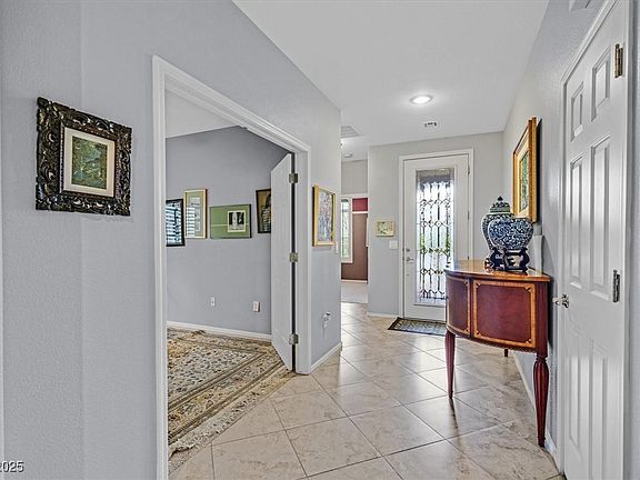 5th image of 2353 Canyonville Dr
