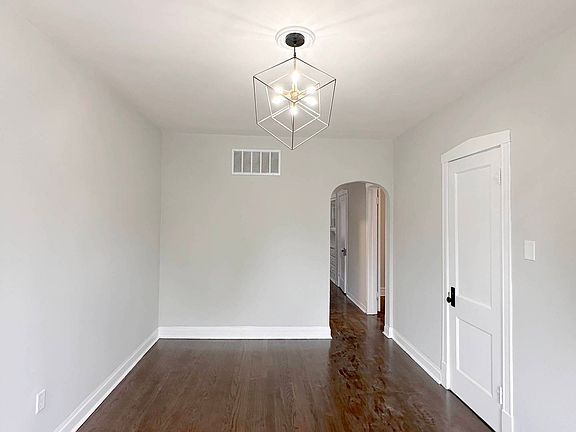 5th image of 3134 W 42nd St