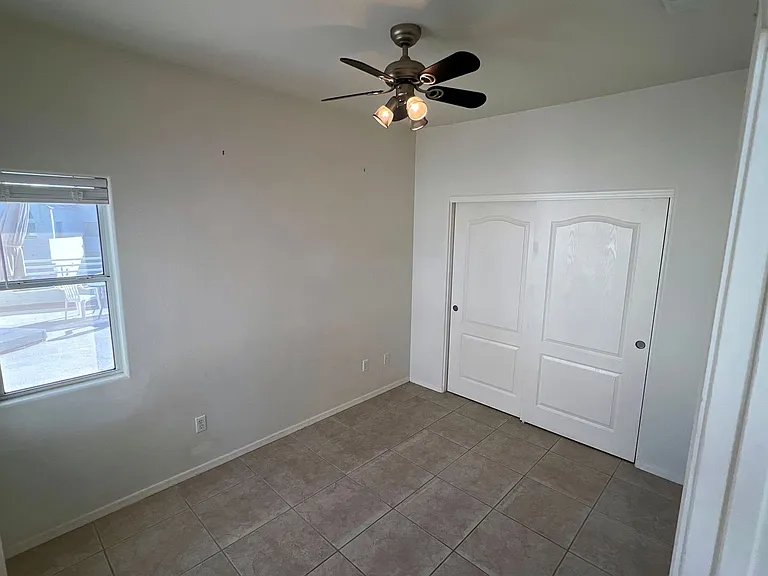 420 Acoma Blvd S #12 — Photo 19