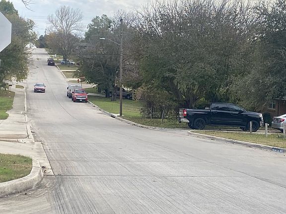 4th image of 4517 Highland Lake Dr