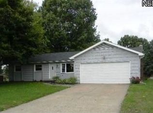 805 Kingwood Dr NE, Bolivar, OH 44612