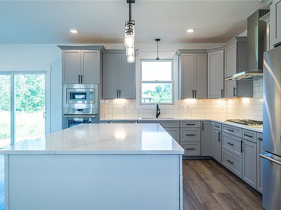 3rd image of 3631 Kingsgate Rd