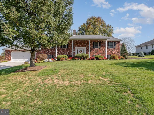 1819 Hearthstone Ln, Middletown, PA 17057