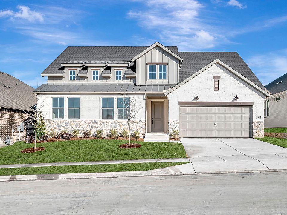 1st image of 715 Emerald Hts