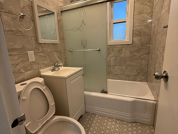 3rd image of 3043 Patrick Henry Dr APT 302
