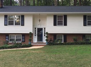 102 Fernwood Cir, Cary, NC 27511