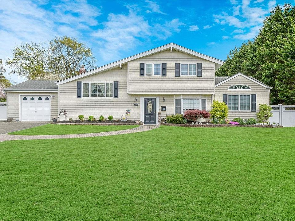 1st image of 17 Cloverdale Drive