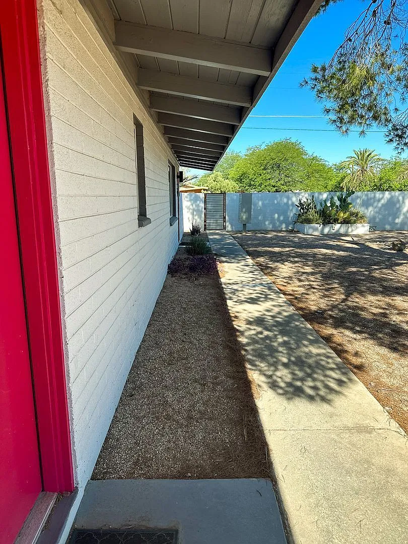 1 bed, 1.0 bath, 698 sqft, $1,099 — Photo 4