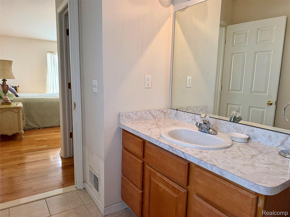 2251 Crystal Crossing Dr #12, photo 16