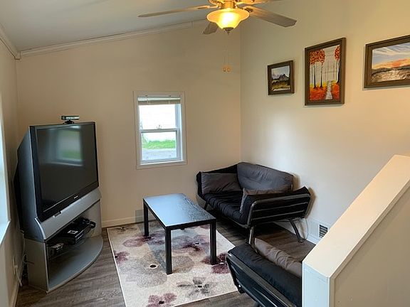 2nd image of 113 Beach St