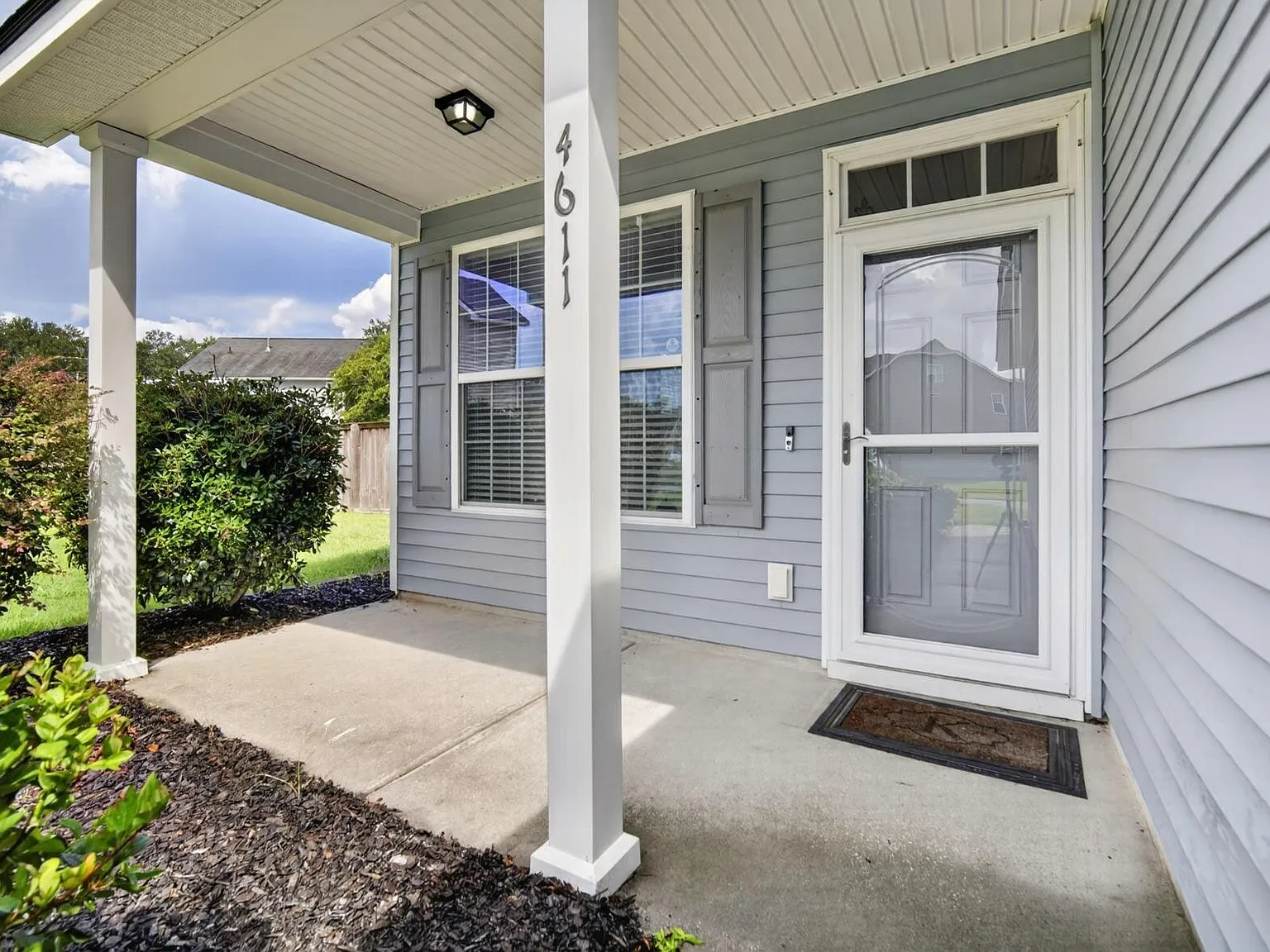 3 bed, 2.0 bath, 1095 sqft, $2,000 — Photo 4
