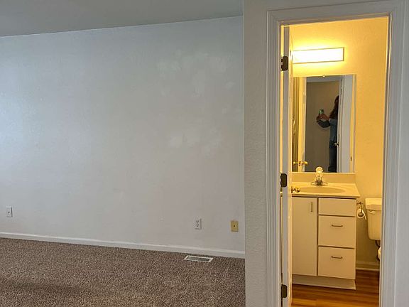 3rd image of 713 Cedar Dr APT A