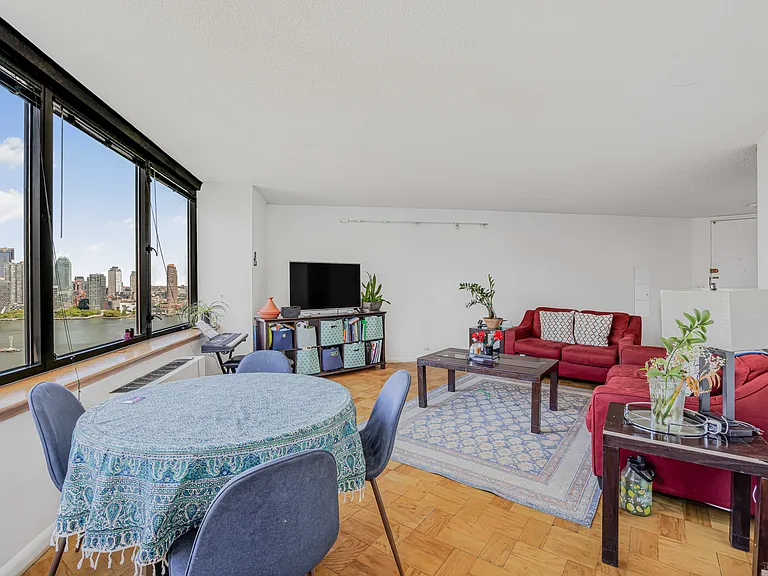 415 E 37th St #25J — Photo 4