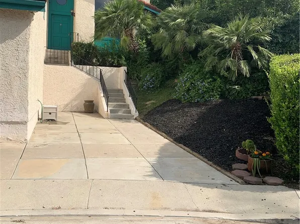 5246 Calderon Rd, Woodland Hills, CA 91364