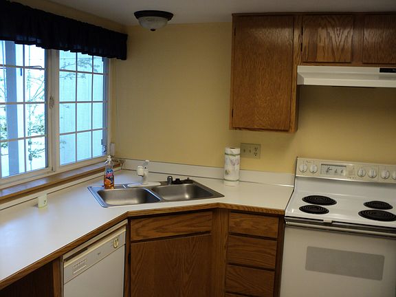 2nd image of 6103 Laguna Ln SE