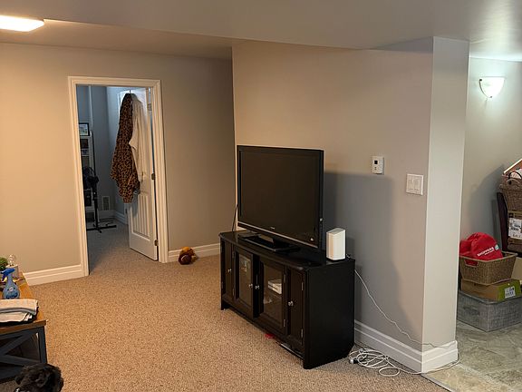 5th image of 3178 Oak St