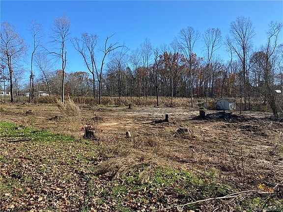 3rd image of 208 Green Meadows Dr