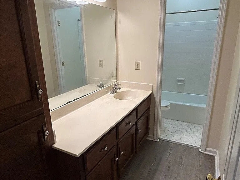 250 Cleveland Rd #219 — Photo 14