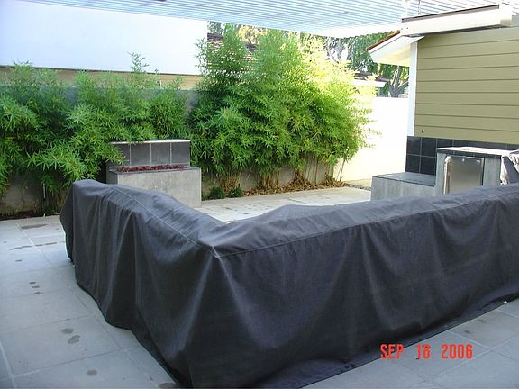 Patio (e) courtyard (incl. 2 heaters, BBQ, refrig, sink, burners, fountain)