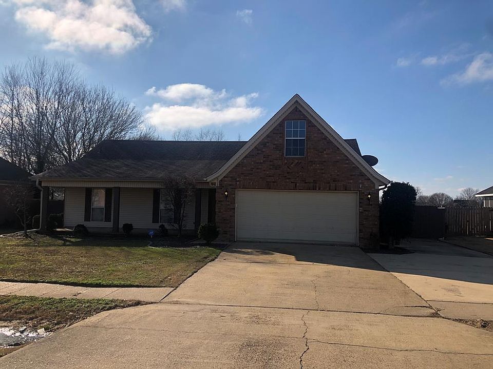 1st image of 638 White Oak Dr