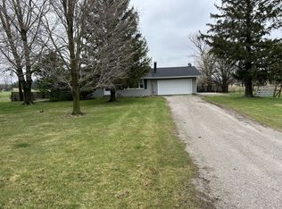 8551 E 2100 North Rd, Carlock, IL 61725