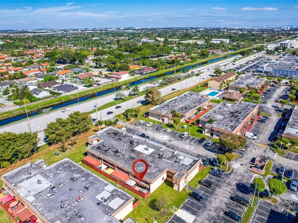 880 SW 129th Pl APT 108, Miami, FL 33184