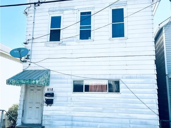 910 Fallowfield Ave, Charleroi, PA 15022