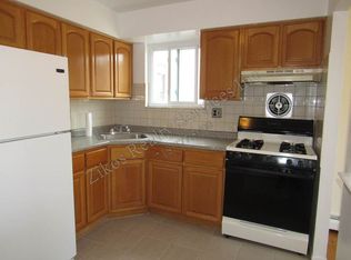 2922 23rd Rd APT 2, Astoria, NY 11105