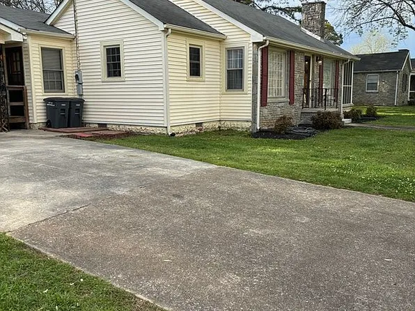 602 1st Ave, Fayetteville, TN 37334